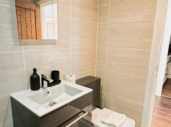 Mathew Street 1 Bed Apt Sleeps 6 Ливърпул Екстериор снимка